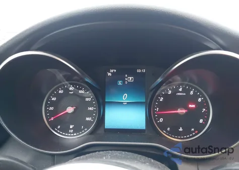 2019 Mercedes-Benz C 300 4Matic z USA, uszkodzony, nr VIN 55SWF8EB4KU304713